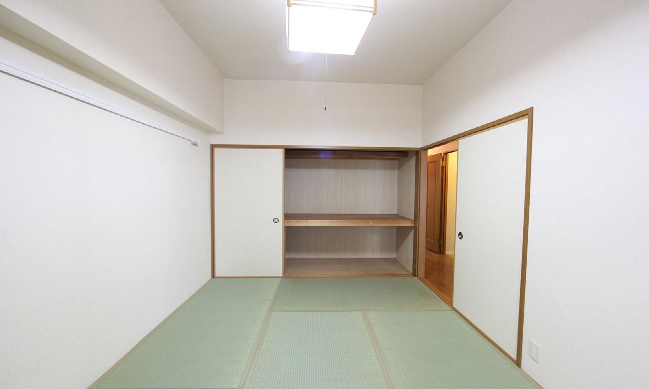 Other room space. Japanese-style room 6 quires Closet has been enhanced