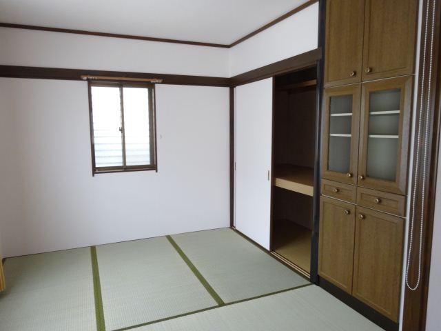 Living and room. Armoire in the Japanese-style room