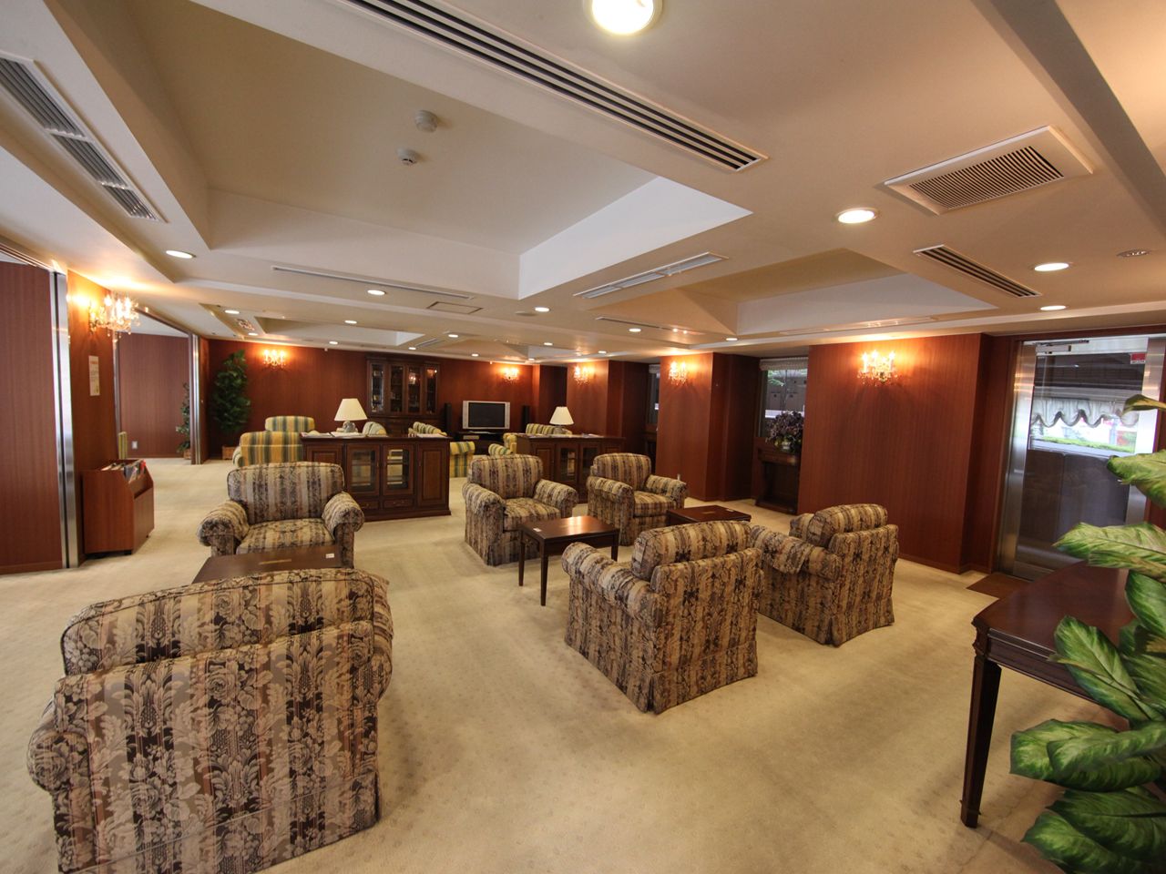 Other common areas. Relax comfortably also welcomed the guests-only lounge