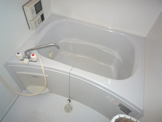 Bath. Bathroom is equipped with TV ☆