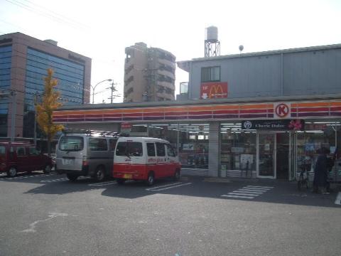 Other. 200m to a convenience store (Other)