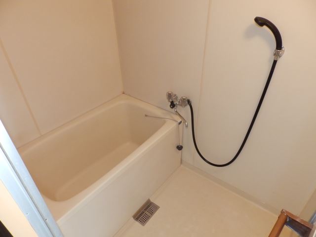 Bath. Guests can relax comfortably.