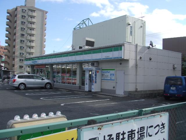 Convenience store. FamilyMart 775m FamilyMart Nakamura Namiki shop until Nakamura Namiki shop