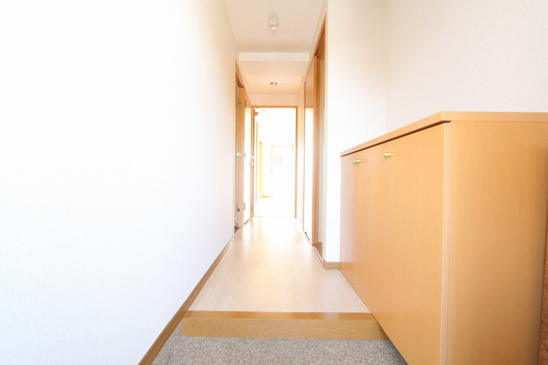 Entrance.  ※ Interior See photo of 2C in Room