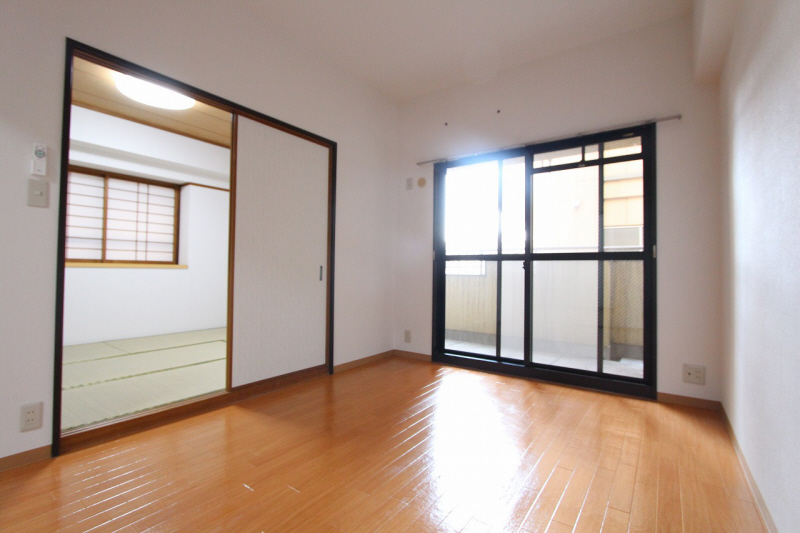 Living and room.  ※ 202, Room interior photograph reference