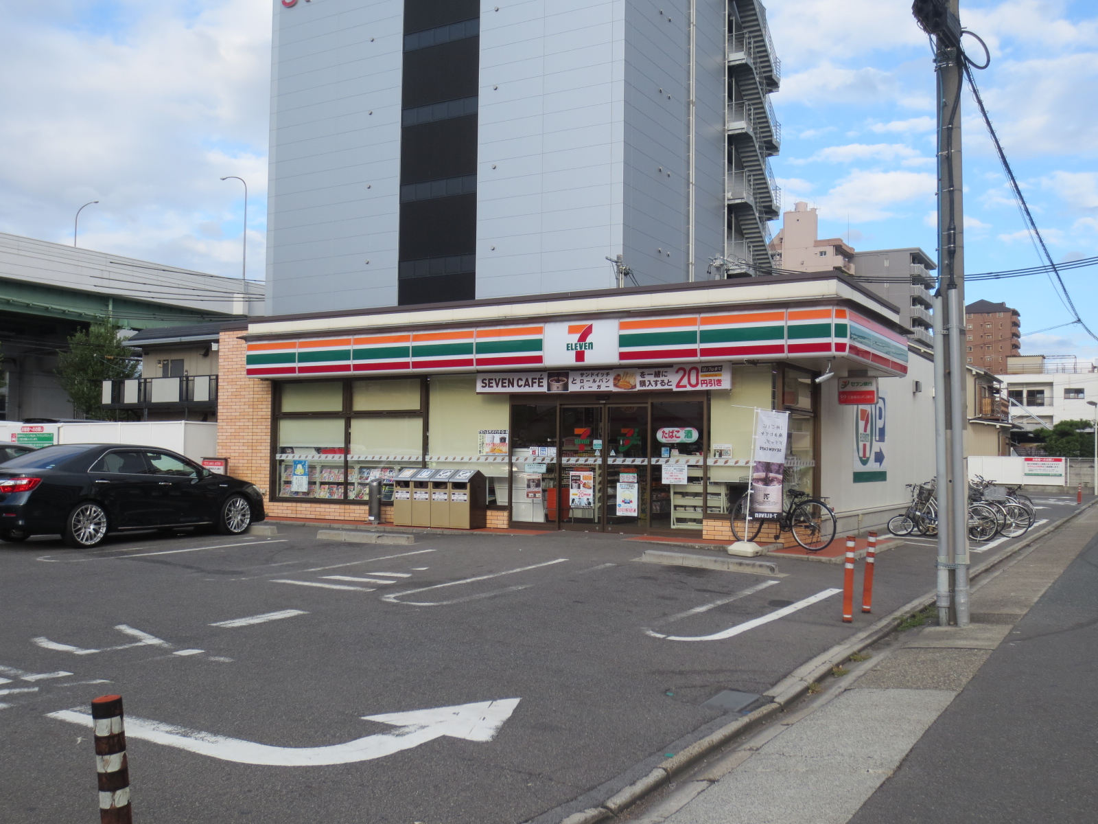 Convenience store. Seven-Eleven 317m to Nagoya Iwatsuka Machiten (convenience store)