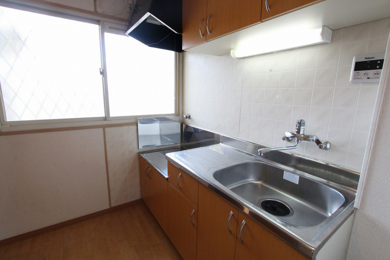 Kitchen.  ※ 203, Room interior photograph reference