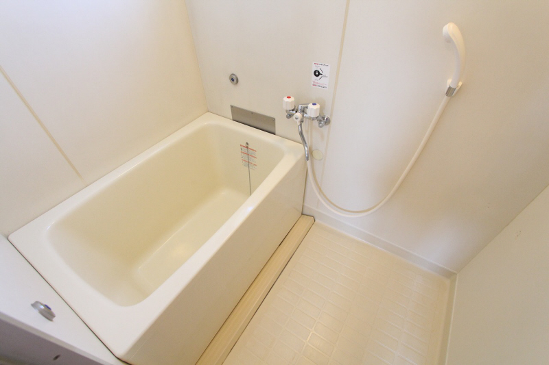 Bath.  ※ 203, Room interior photograph reference