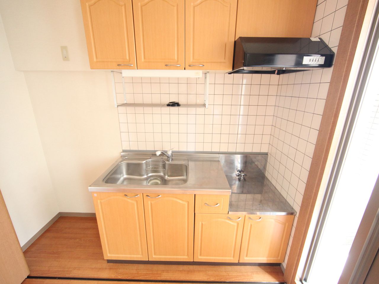 Kitchen. Kitchen (gas two-burner stove installation Allowed)