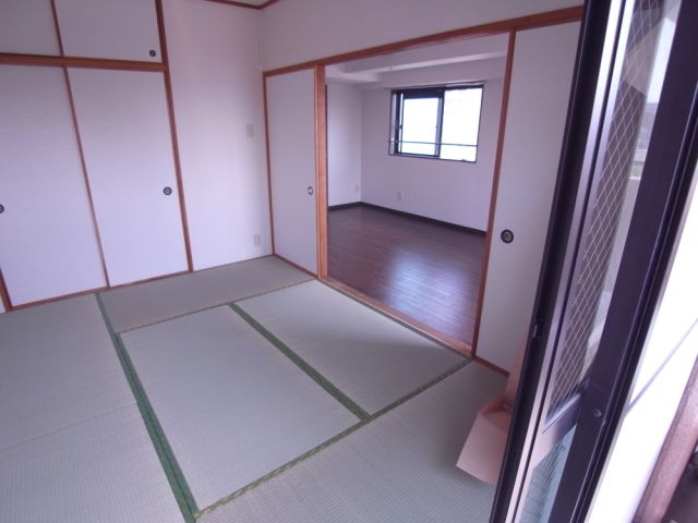 Living and room. Is a Japanese-style room