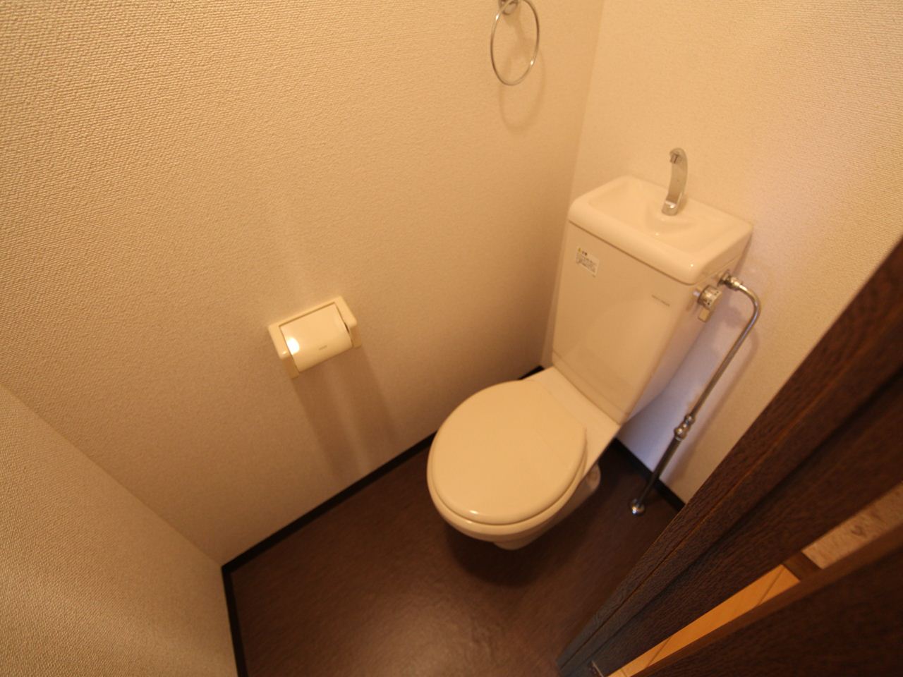 Toilet. bus ・ Restroom Warm water washing heating toilet seat installation Allowed