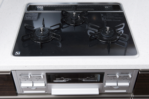 Kitchen.  [Hyper-glass coat gas stove] 3-neck gas stove with a beautiful grill to look if there is a gloss. Because the glass coat top, Dirt fell easy it is easy to clean (same specifications)