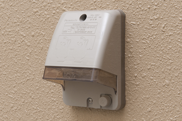 balcony ・ terrace ・ Private garden.  [Waterproof outlet] Convenient waterproof outlet has been installed that can correspond to when the power supply is needed on the balcony, such as cleaning (same specifications)