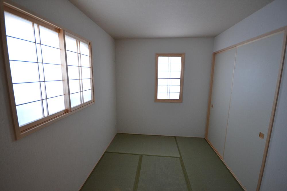 Other introspection. West wing Japanese-style room