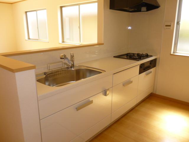 Same specifications photo (kitchen). Example of construction * Different from the actual ones