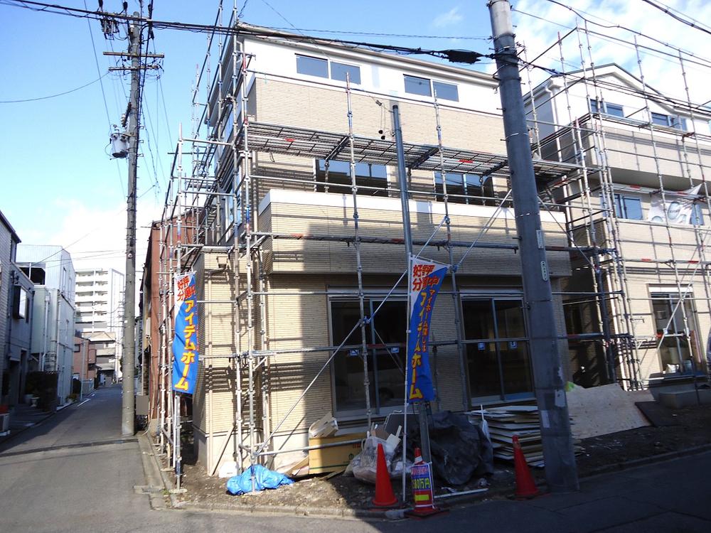 Local appearance photo. A Building South road!  ・ Corner lot! 