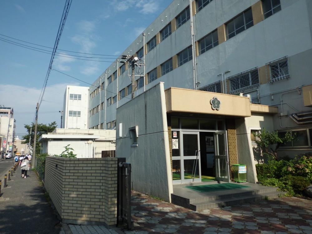 Junior high school. 1770m to Nagoya Municipal Tenjinyama junior high school