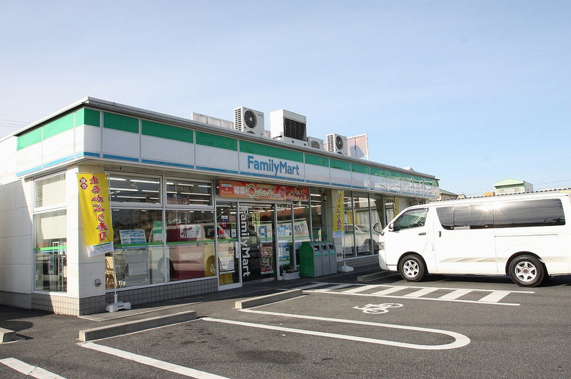 Convenience store. FamilyMart Hira store up (convenience store) 121m