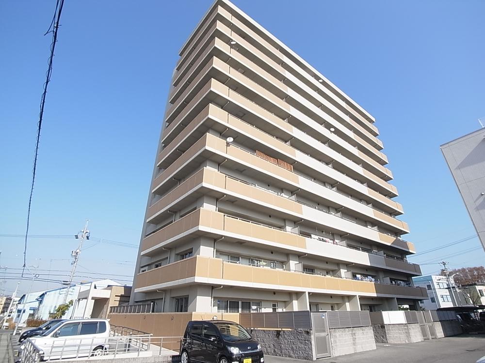 Local appearance photo. Local (12 May 2013) Shooting