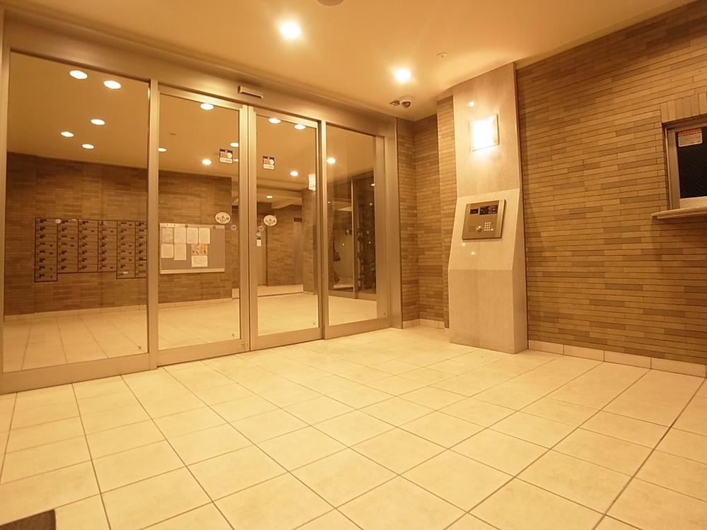 Entrance. Common areas