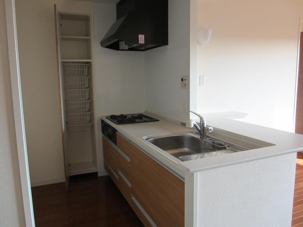 Kitchen. Indoor (12 May 2013) Shooting