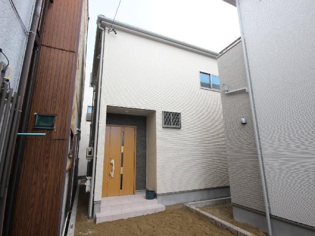 Local appearance photo. Exterior construction November 18, shooting