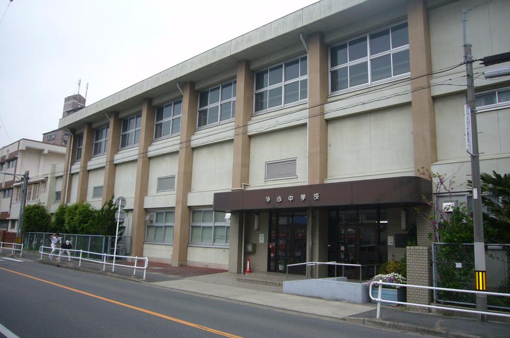 Junior high school. 1071m to Nagoya Municipal Joshin junior high school