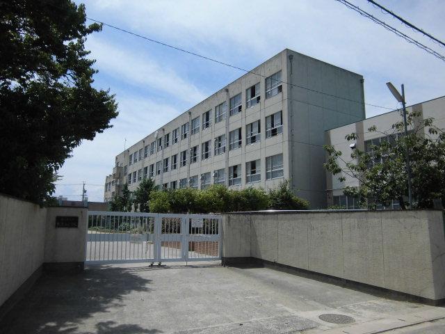 Primary school. Nagoya Municipal Hira to Nishi Elementary School 1050m