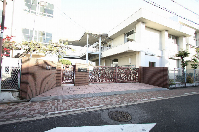 Primary school. Jiang Nishi Elementary School until the (elementary school) 872m