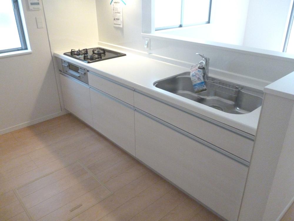Kitchen. Popular face-to-face kitchen!