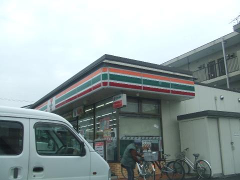 Other. 5m to convenience store (Other)