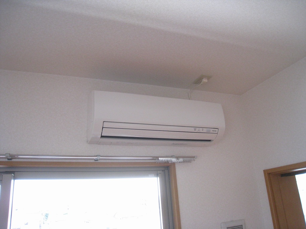 Other Equipment. There is one air conditioning Photo is inverted type
