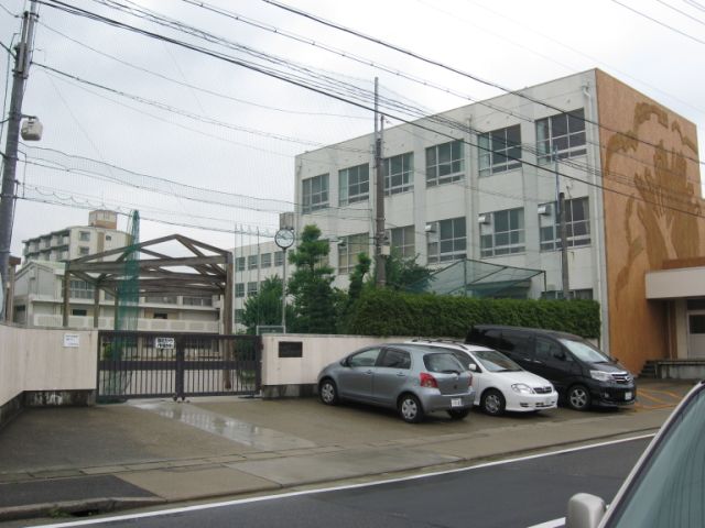 Junior high school. Yamadahigashi 590m until junior high school (junior high school)