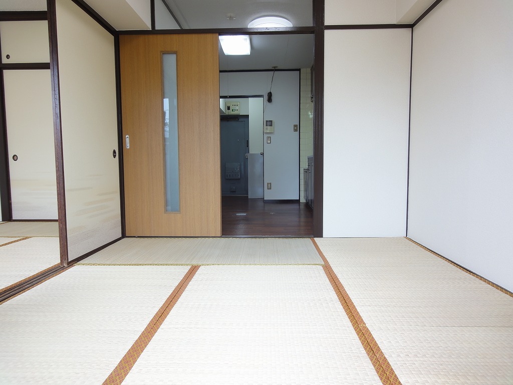 Living and room. Minami Japanese-style room 4.5 tatami