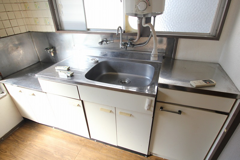 Kitchen. Large sink in the kitchen. 