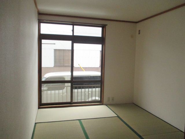 Living and room. You calm the Japanese-style room