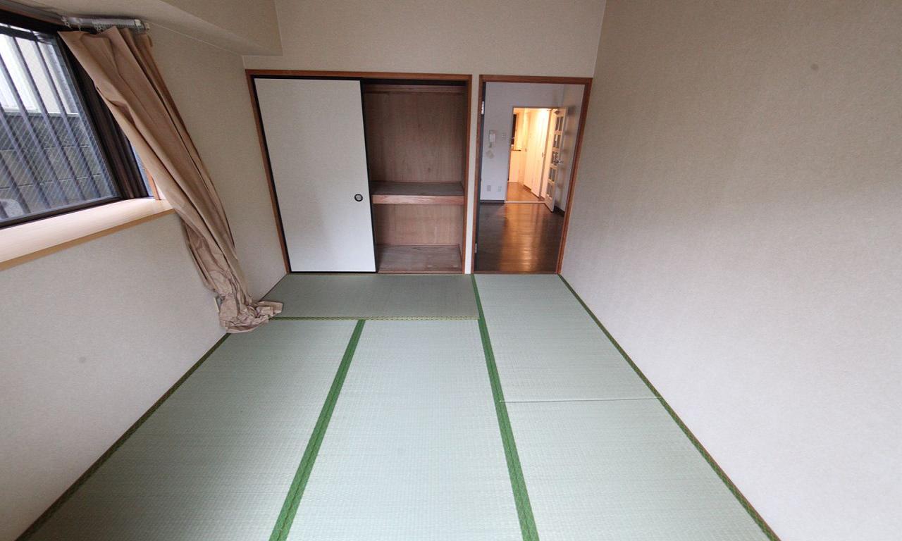 Other room space. Japanese-style room 6 quires storage enhancement