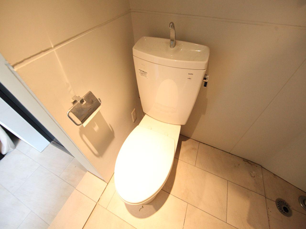 Toilet. toilet Warm water washing heating toilet seat installation Allowed