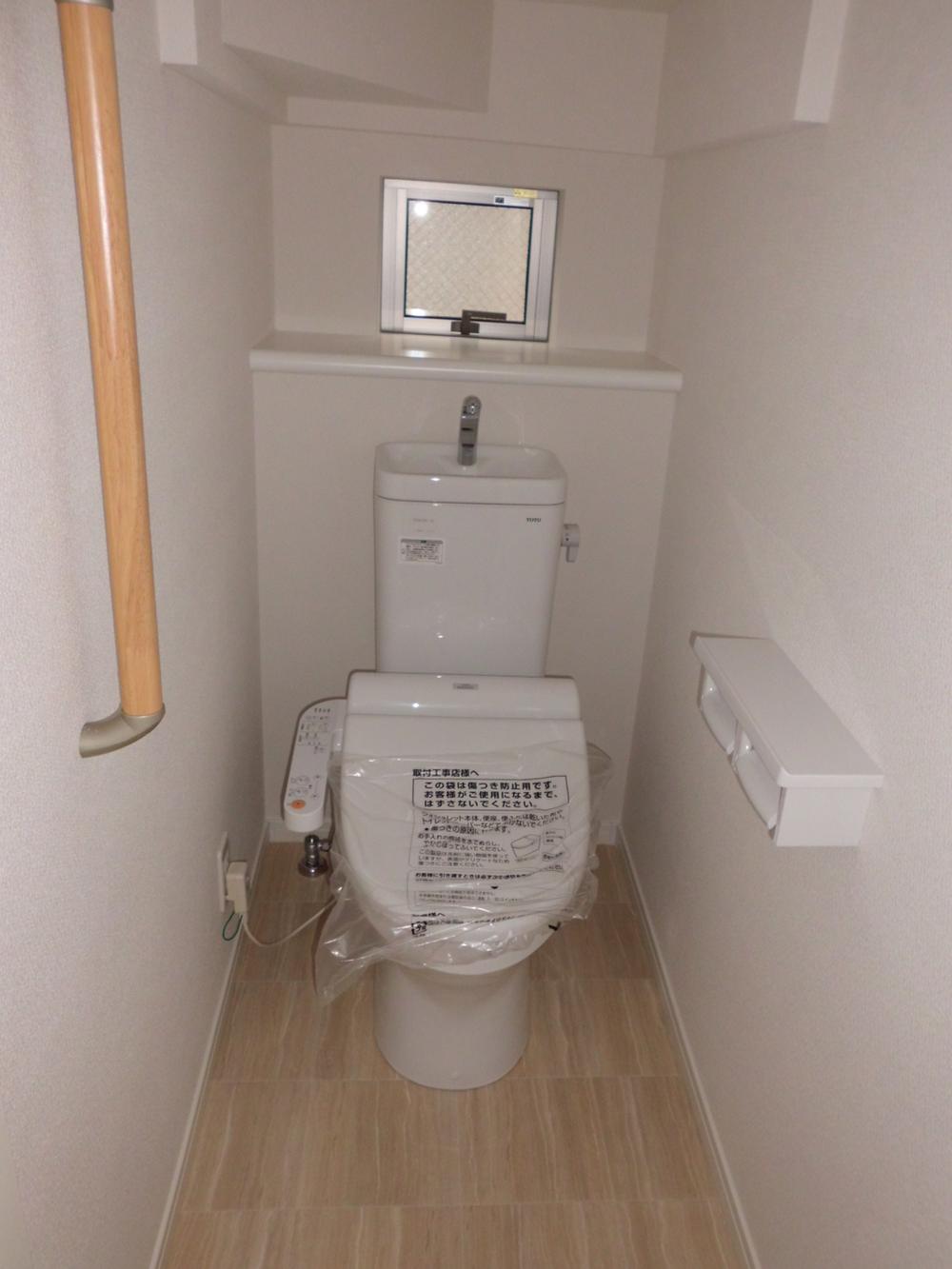 Toilet. Heating with cleaning toilet seat toilet