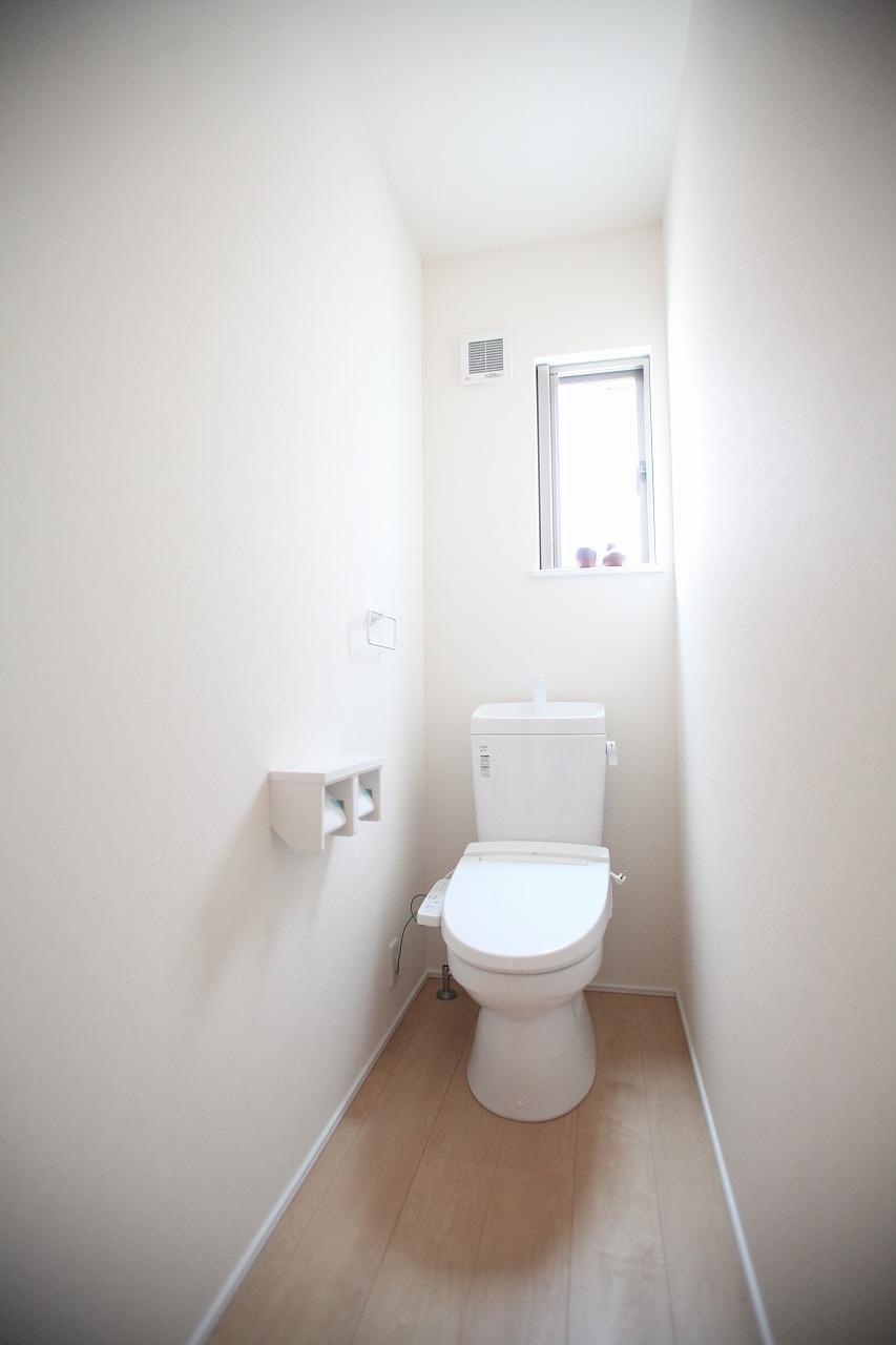 Toilet. Indoor (July 2013) Shooting Building A toilet