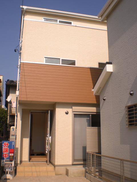 Local appearance photo. local North Building