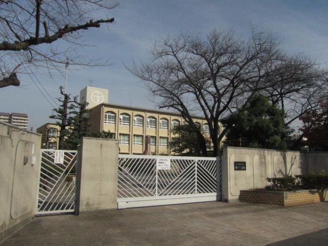 Primary school. 210m up to municipal width under elementary school (elementary school)