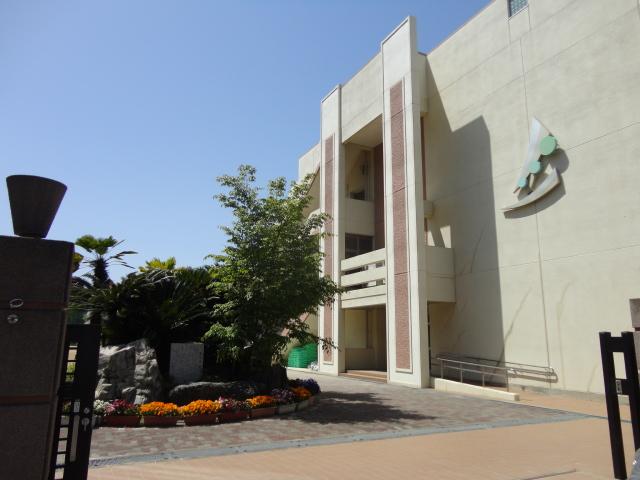 Junior high school. Nazuka junior high school