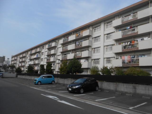 Local appearance photo. Local (11 May 2013) Shooting