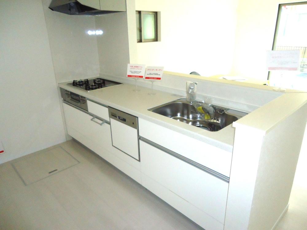 Kitchen. With dish washing dryer, Popular face-to-face kitchen