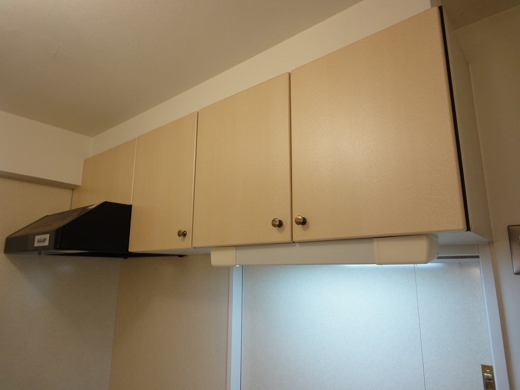 Kitchen. Kitchen top cupboard with a storage capacity