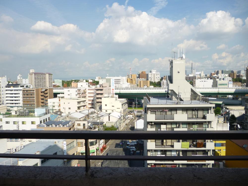 View photos from the dwelling unit.  ■ View from the east balcony (October 2013) Shooting