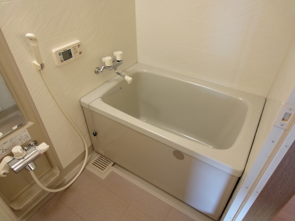 Bath. With bathroom Reheating function