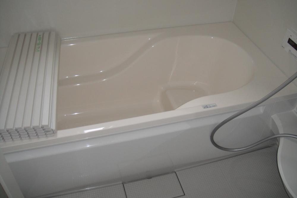 Same specifications photo (bathroom). * Different from the actual ones