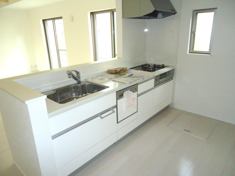 Kitchen. With dish washing dryer, Popular face-to-face kitchen